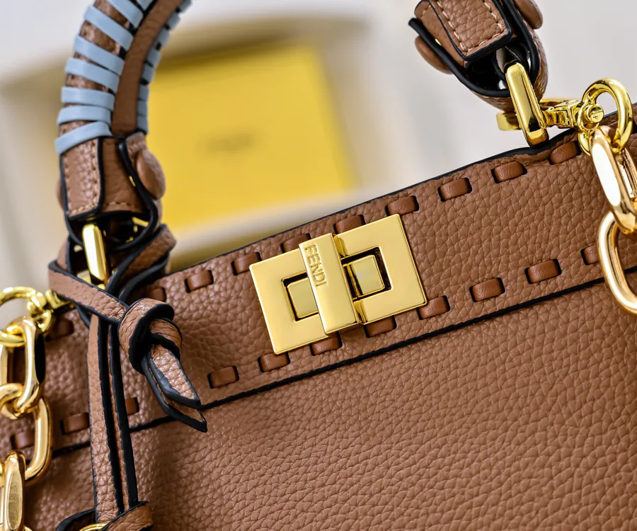 Upgraded Peekaboo Iseeu Compact Handbag