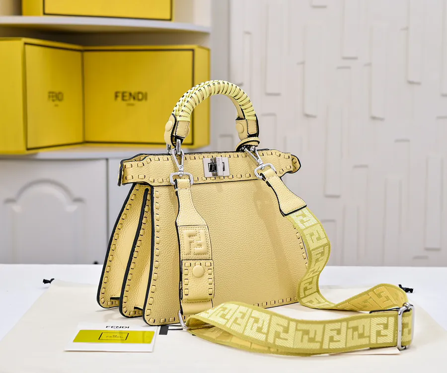Upgraded Peekaboo Iseeu Compact Handbag