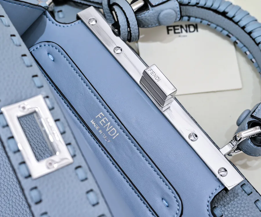 Upgraded Peekaboo Iseeu Compact Handbag