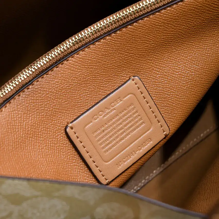 Coach New Mollie Tote Mini