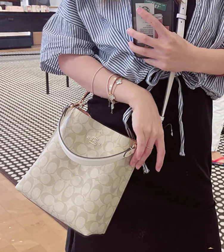 Coach P250 Mollie Bucket Bag Mini