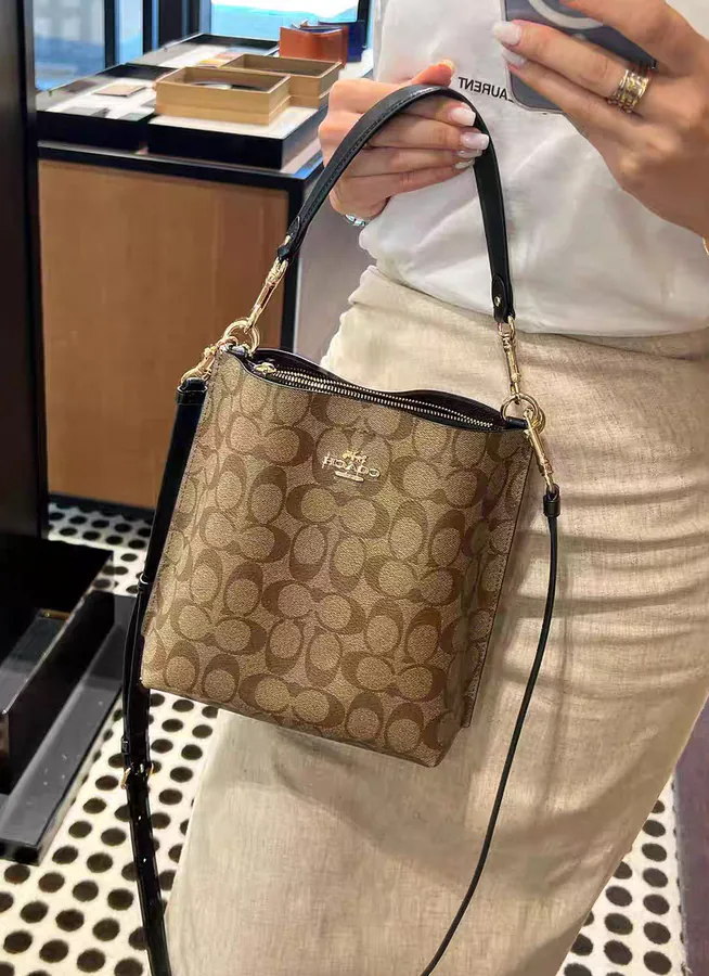Coach P250 Mollie Bucket Bag Mini