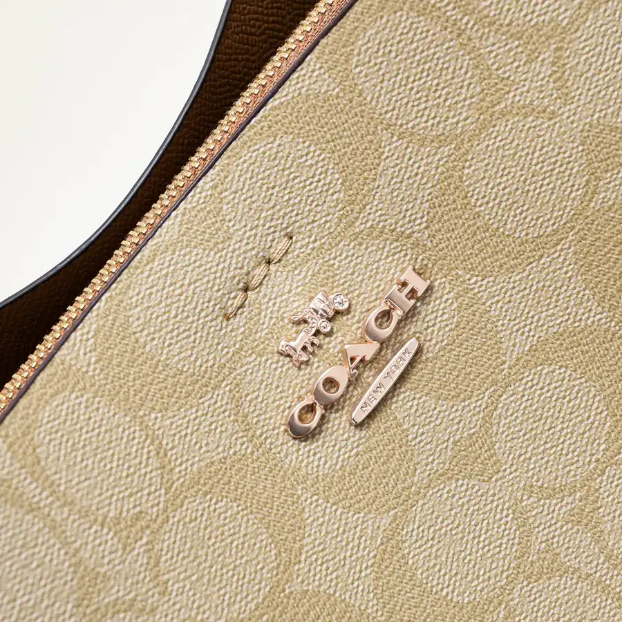 Coach P250 Mollie Bucket Bag Mini