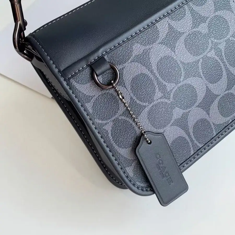 Coach Men's Heritage Series Multi Functional Small Bag