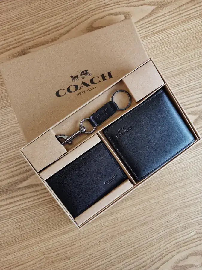 Coach Men's Classic Short Wallet with ID Holder, 2 in 1