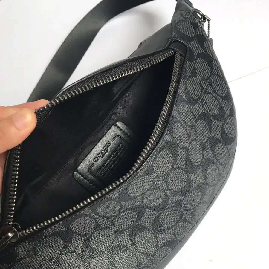 Coach Men's Sport Bag Trendy Sports Style