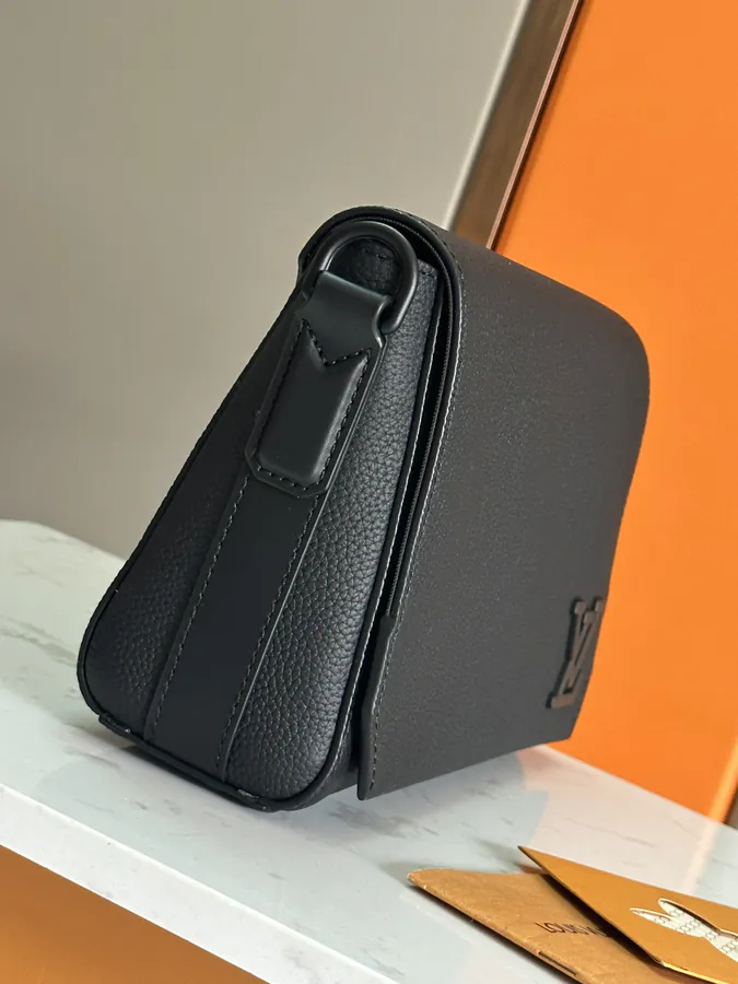 Pilot Mini Tote in Grained Calfskin