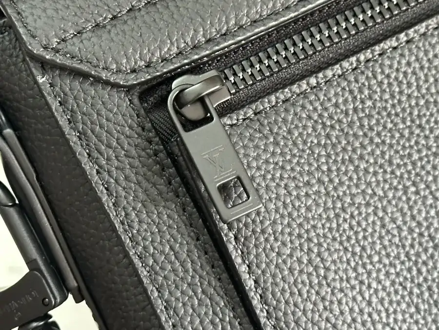 Pilot Mini Tote in Grained Calfskin
