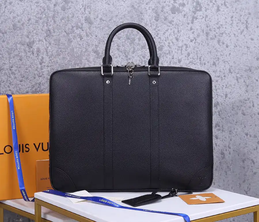 Louis Vuitton Porte Documents Voyage in Taurillon Calfskin