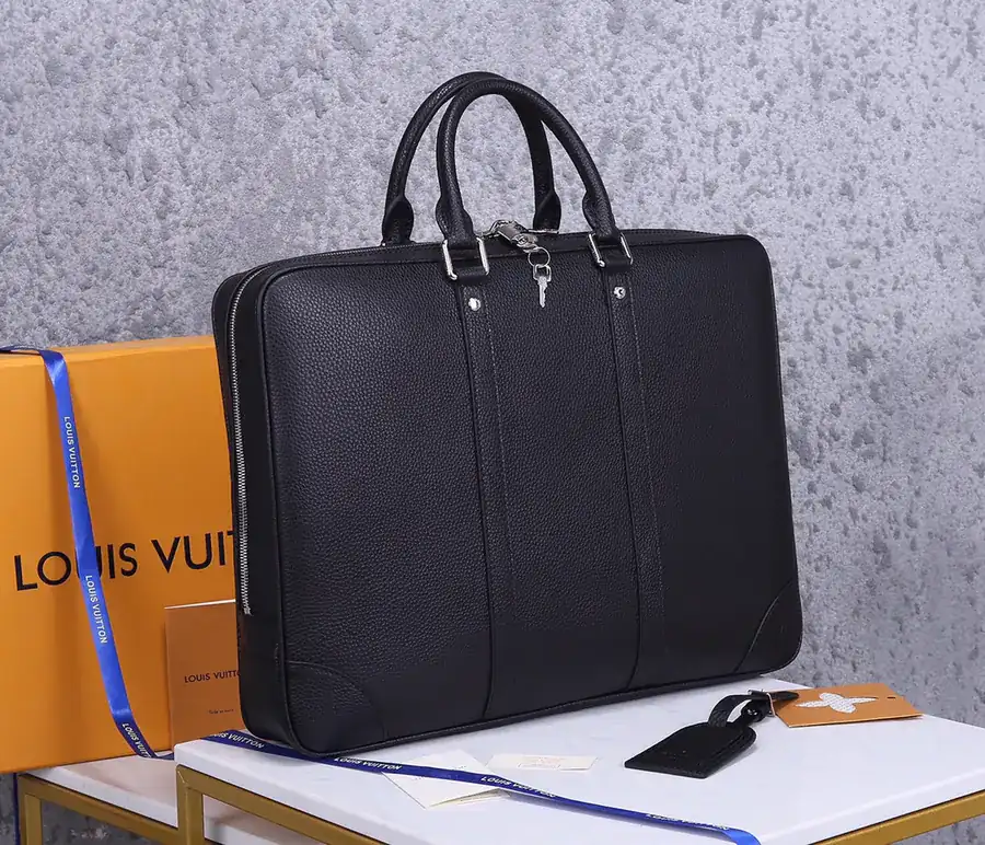 Louis Vuitton Porte Documents Voyage in Taurillon Calfskin