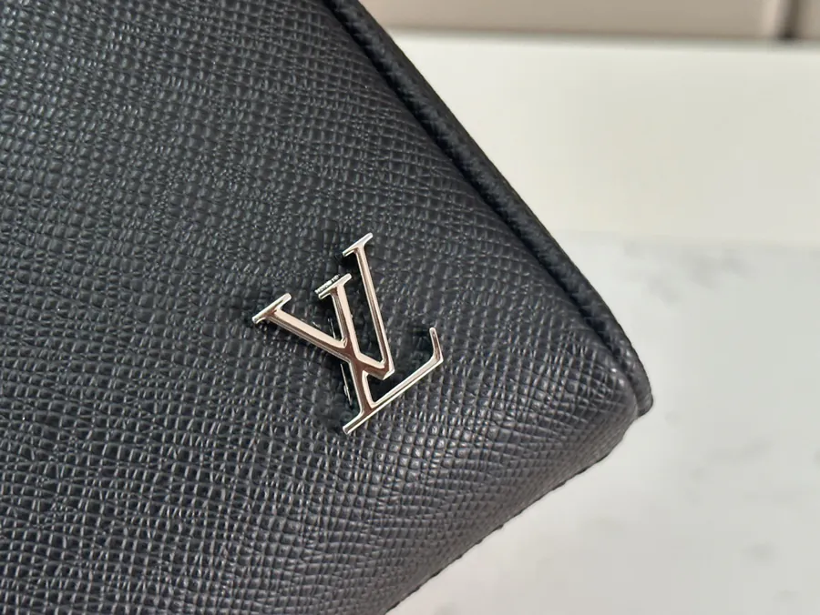 ALEX Small Briefcase in Taïga Leather
