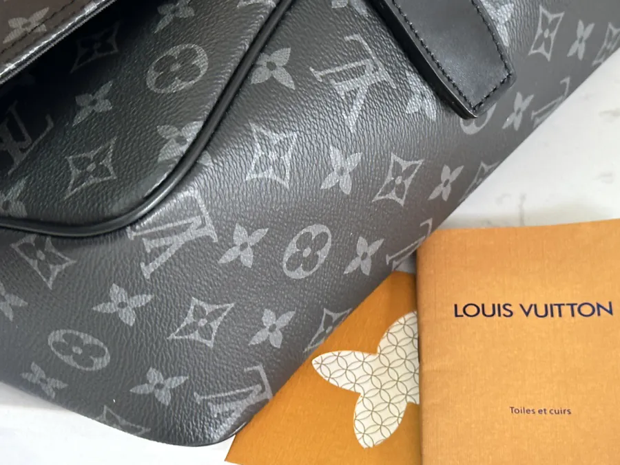 Louis Vuitton Montsouris Messenger Bag