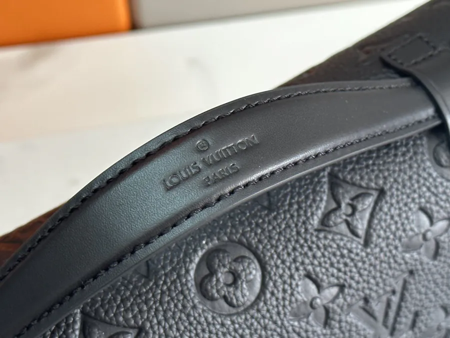 Louis Vuitton Montsouris Briefcase in Grained Calfskin