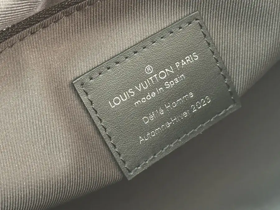Louis Vuitton Montsouris Briefcase in Grained Calfskin