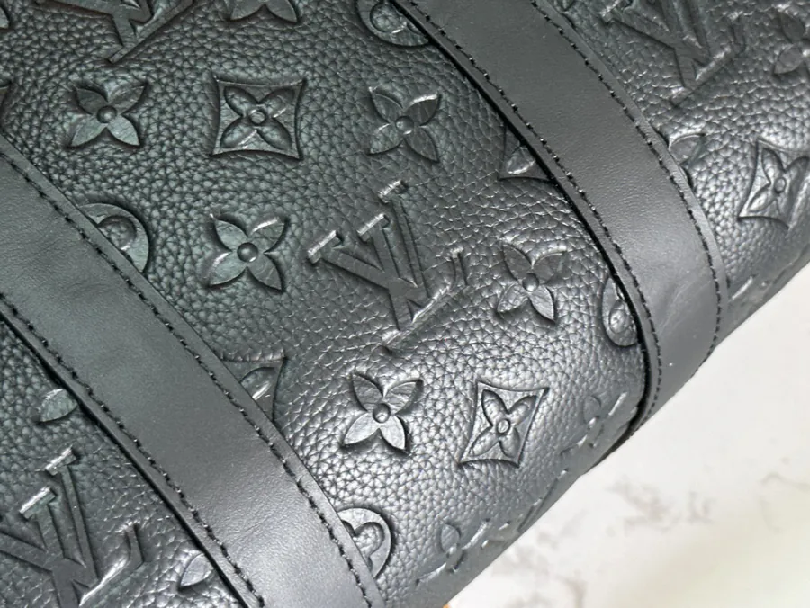 Louis Vuitton Keepall Bandoulière 35 Handbag