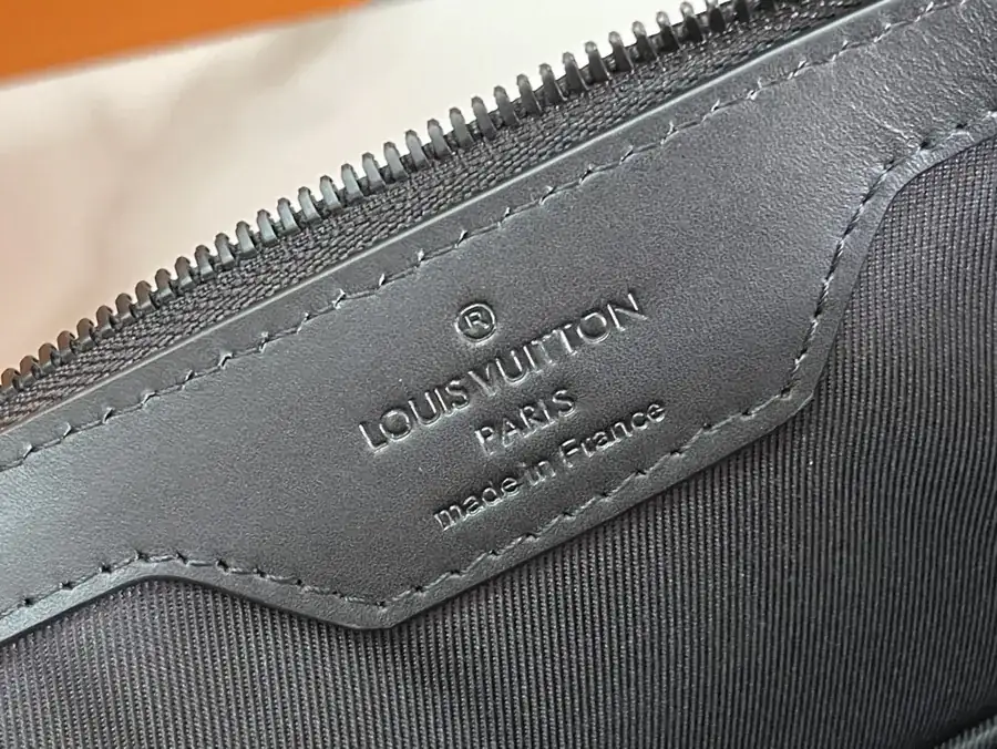 Louis Vuitton Sac Plat Cross Handbag