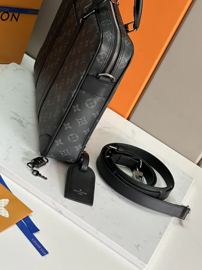 M46457 Black Damier Graphite Voyage Small