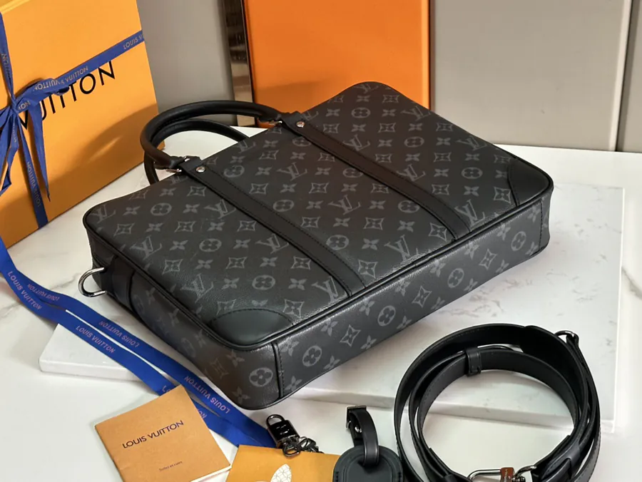 M46457 Black Damier Graphite Voyage Small