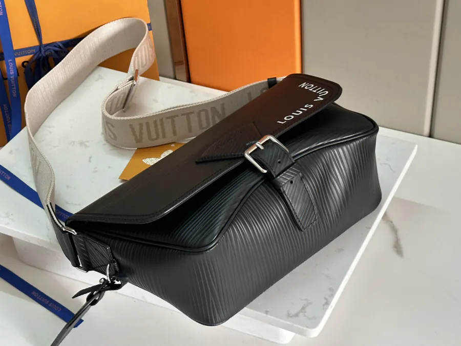 Montsouris Messenger Bag M23097 Black