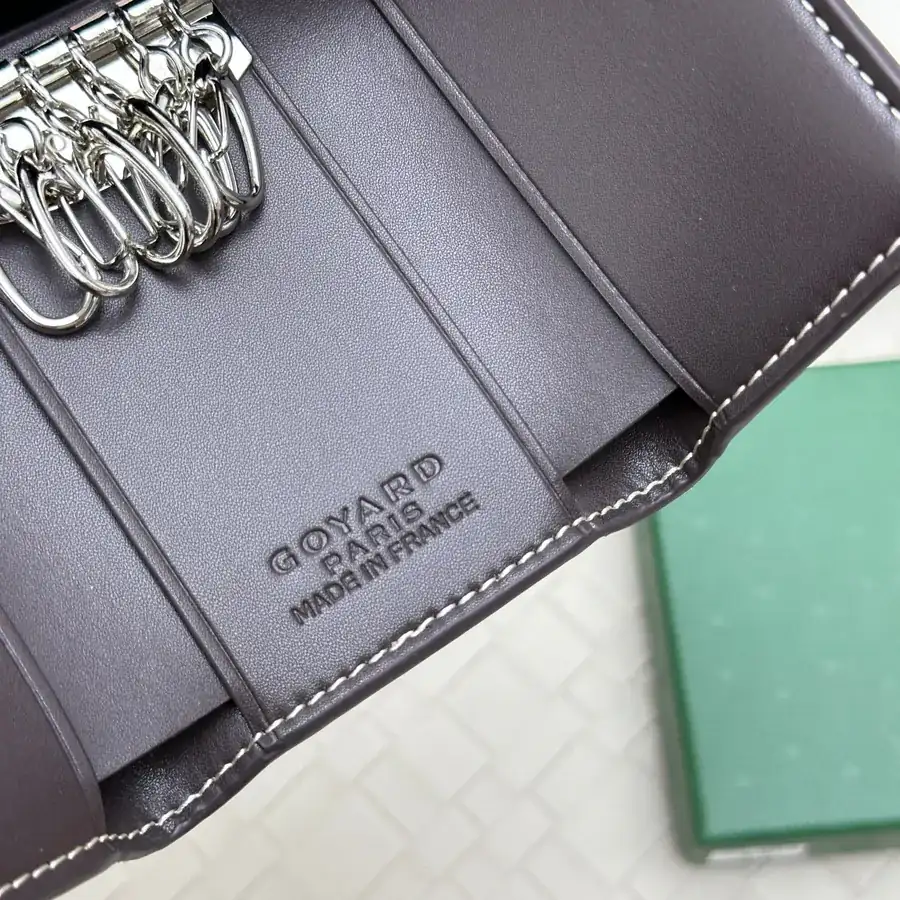 Saint Suice 3 Fold Key Case Compact Design