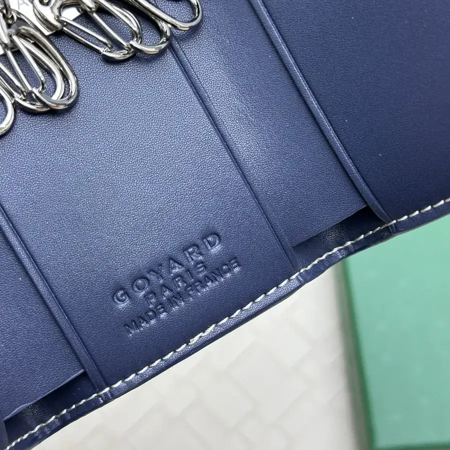 Saint Suice Key Bag Compact Design