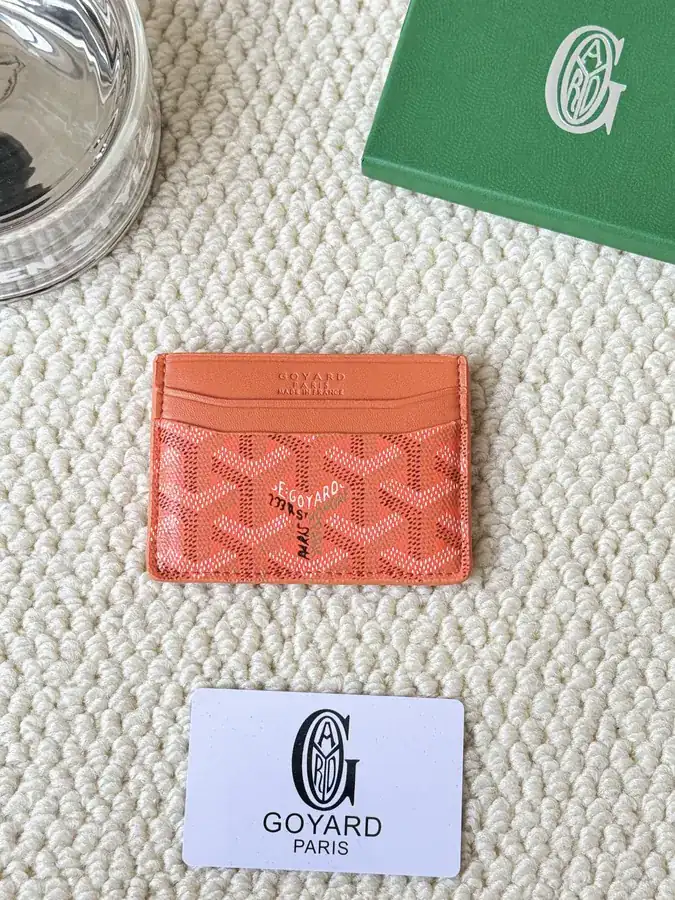 Saint Suice Card Holder Compact Design