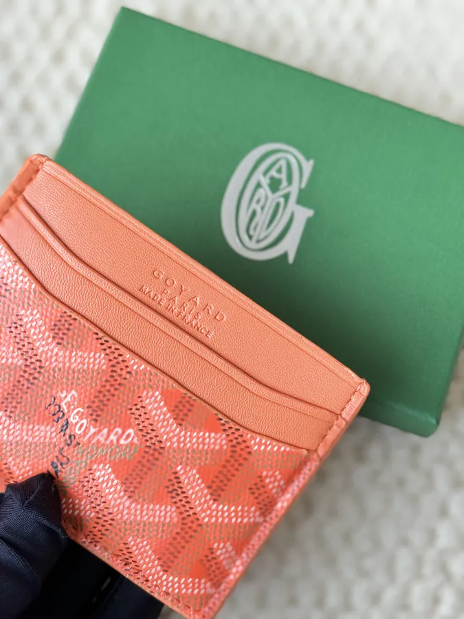 Saint Suice Card Holder Compact Design