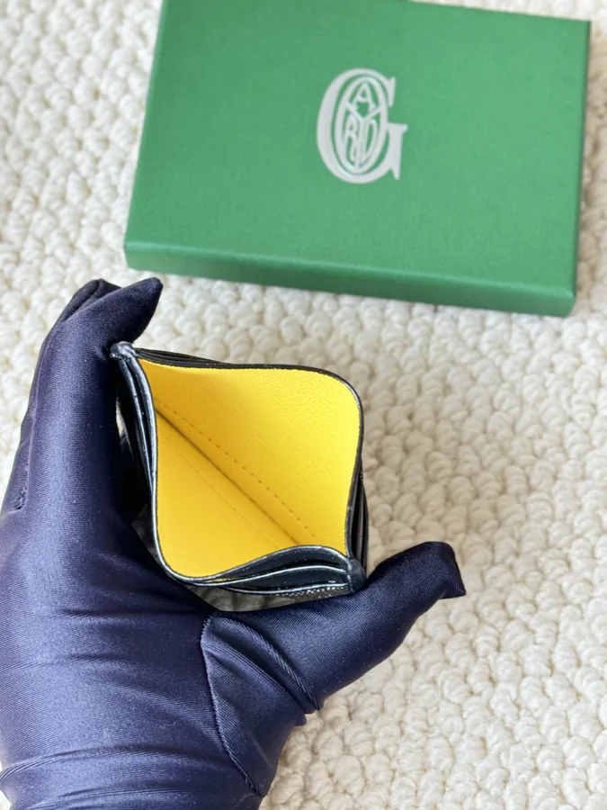 Saint Suice Classic Card Holder