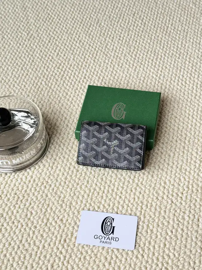 Goyas Malhesherbes Card Holder Business Ready