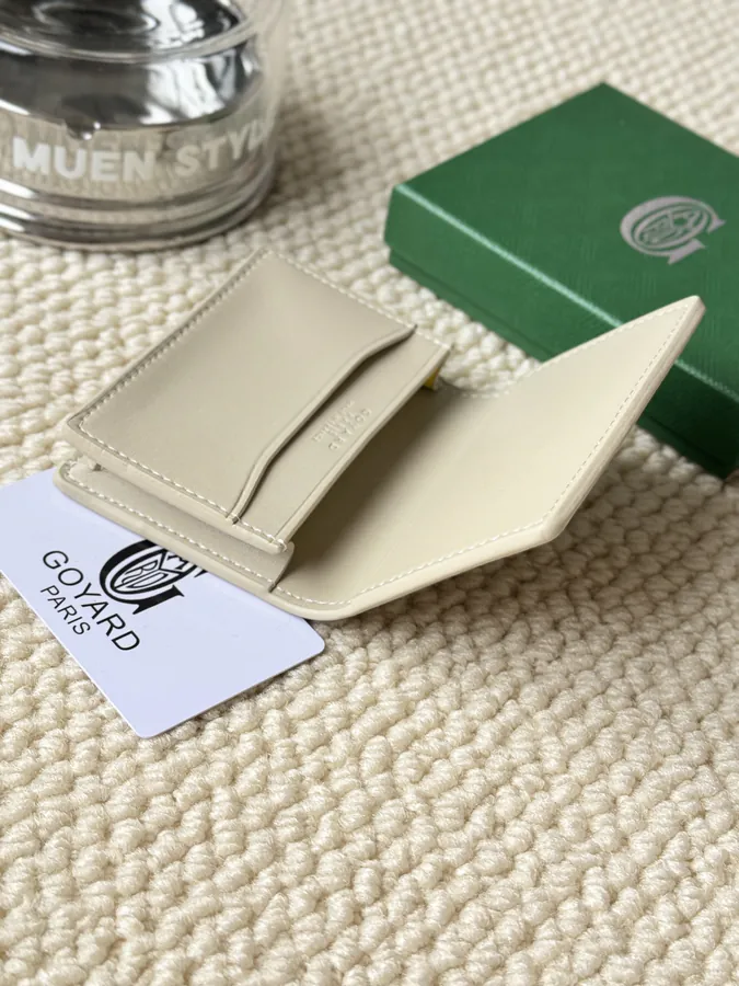 Goyas Malhesherbes Card Holder Business Ready Design