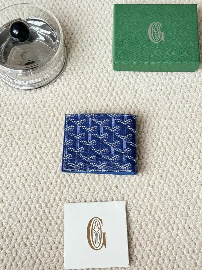 Classic Short Wallet by G0YARD
