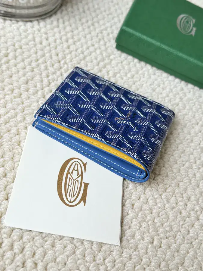Classic Short Wallet by G0YARD