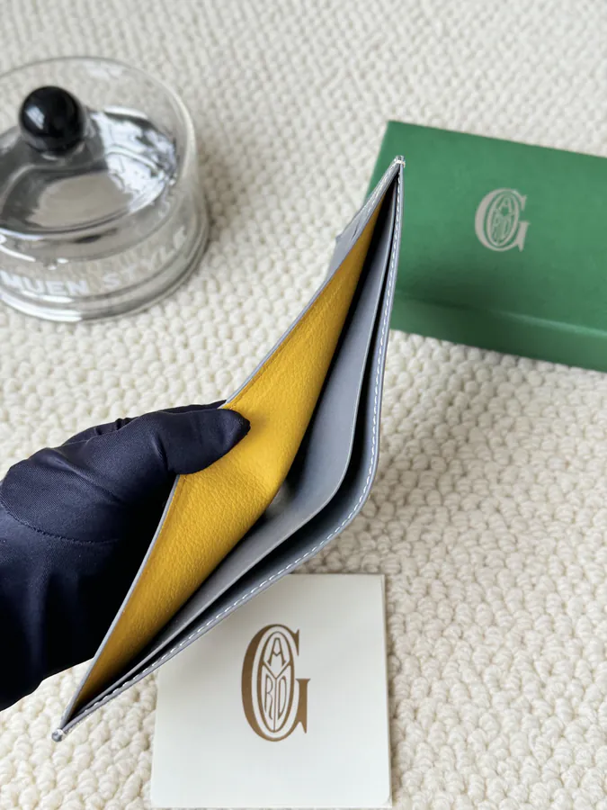 Classic Short Wallet by G0YARD