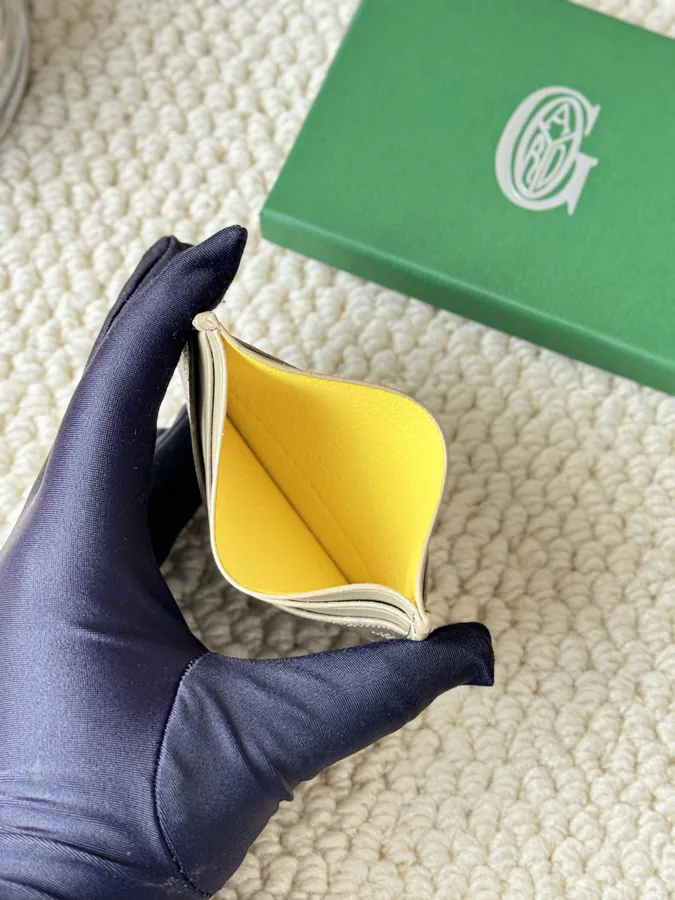 Saint Suice Classic Card Holder