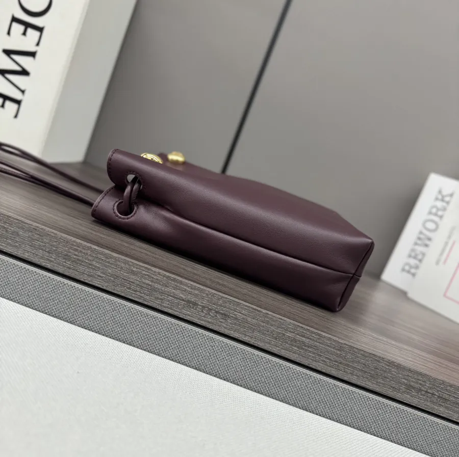 LOEWÉ Smooth Calfskin Pebble Tote