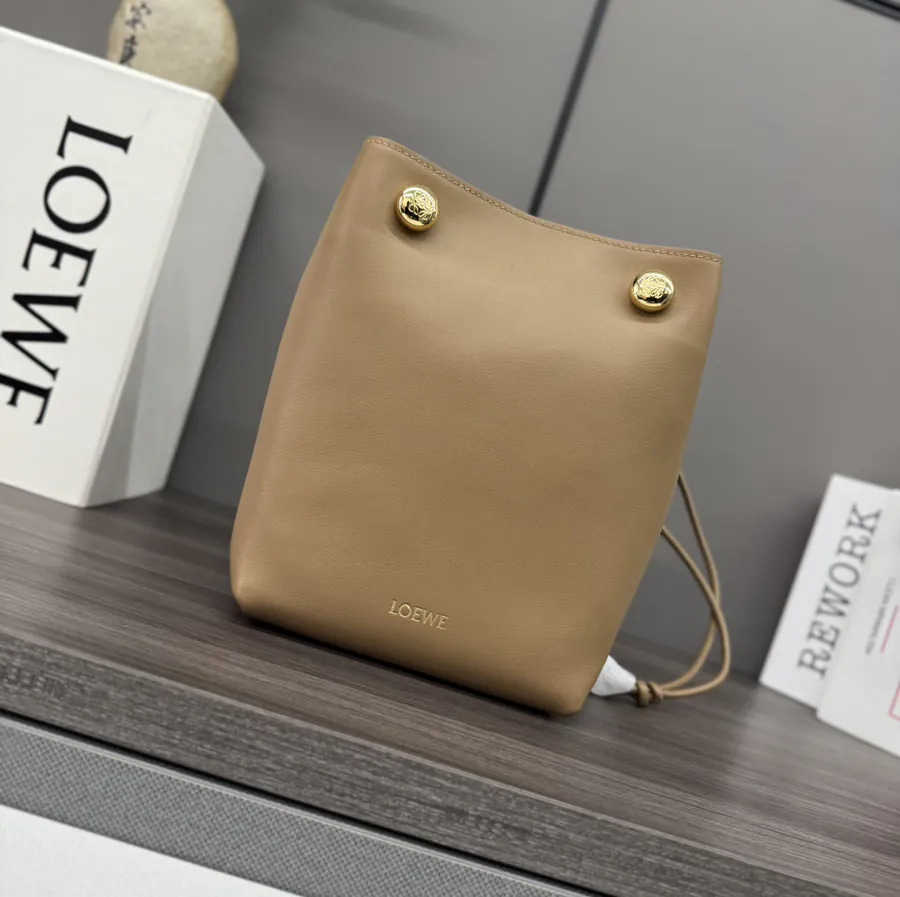 LOEWÉ Smooth Calfskin Pebble Tote