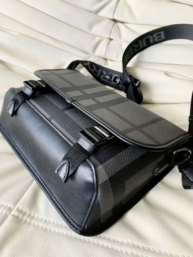 Burberry Men's Handbag Premium Nappa Calfskin