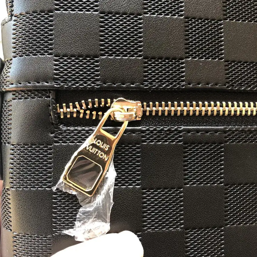 LV Louis Vuitton Traditional Unique Shoulder Bag