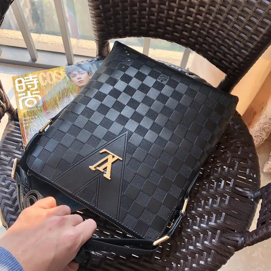 LV Louis Vuitton Traditional Unique Shoulder Bag