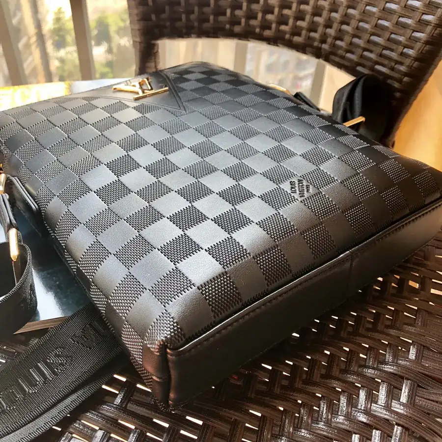 LV Louis Vuitton Traditional Unique Shoulder Bag