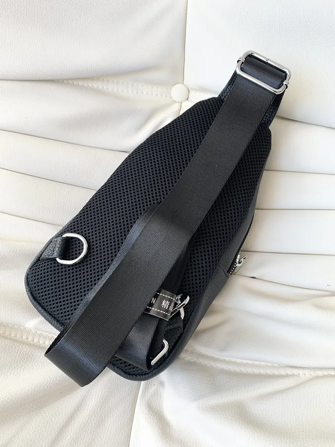 MONTBLANC Men's Leisure Chest Bag