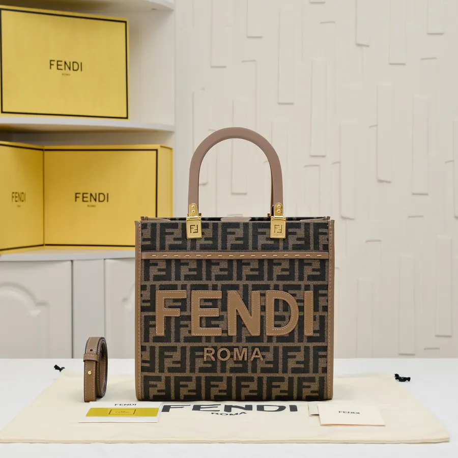 FÉNĐI TOTE Sun Tote with Grained Calfskin Handles
