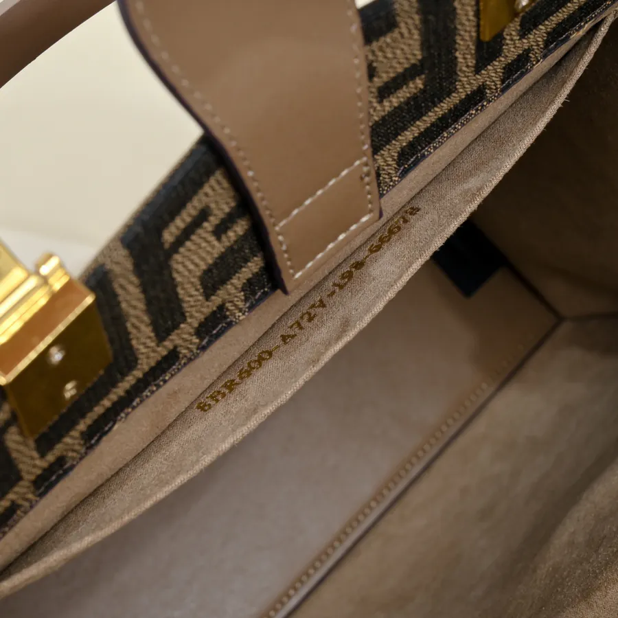 FÉNĐI TOTE Sun Tote with Grained Calfskin Handles