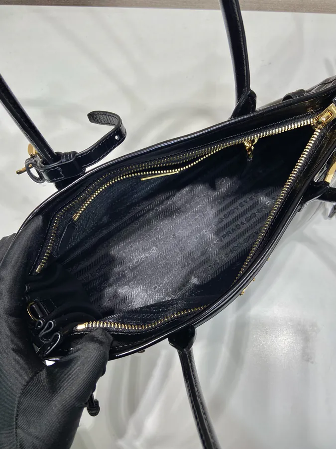 LusSolf Oil Tanned Leather Mini Crossbody Bag