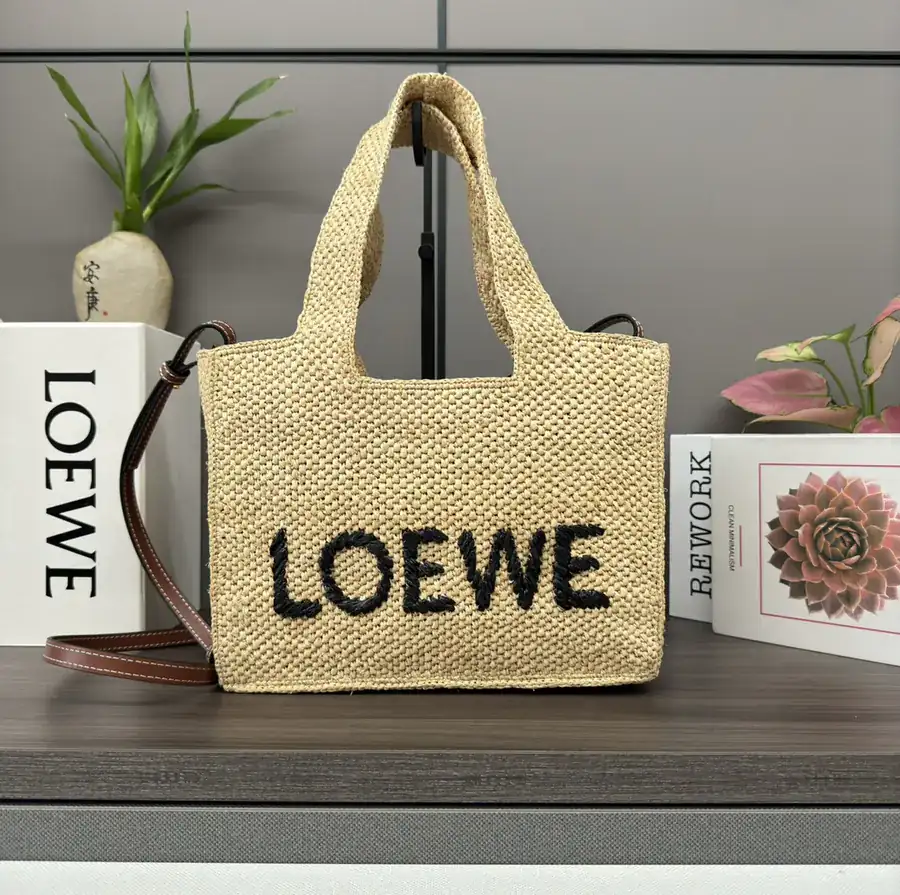 LOE*WE Font Tote Mini Size