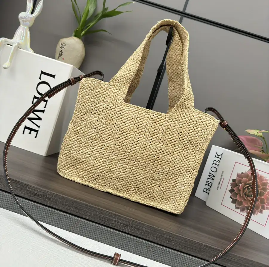 LOE*WE Font Tote Mini Size