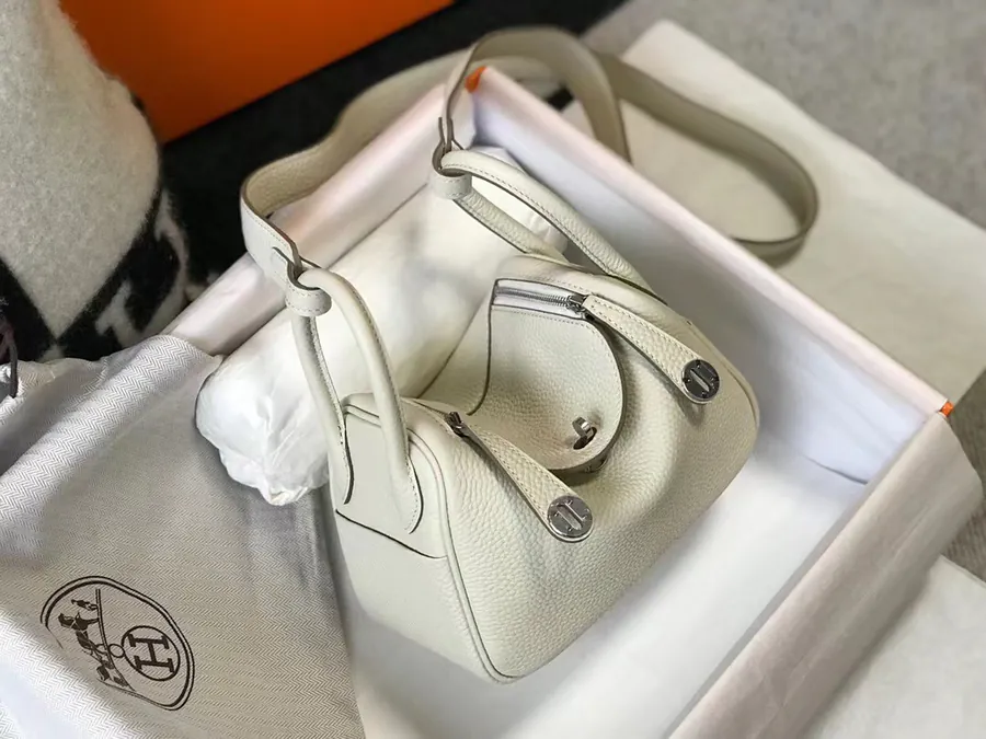 Mini Lindy Togo Bag in Top Grain Calfskin with Silver Clasp