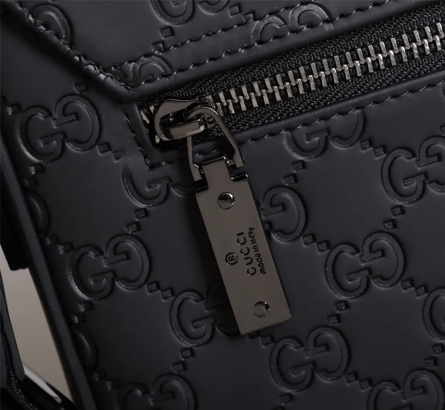 Gucci Original Model 33061 2 Premium Flip Top Mail Bag