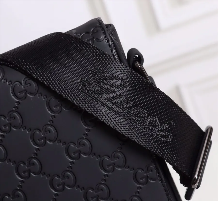 Gucci Original Model 33061 2 Premium Flip Top Mail Bag