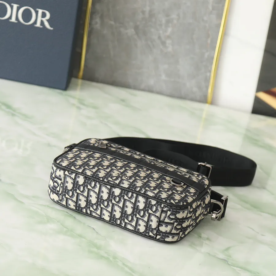 Safari Messenger Bag Practical and Compact for Daily Use